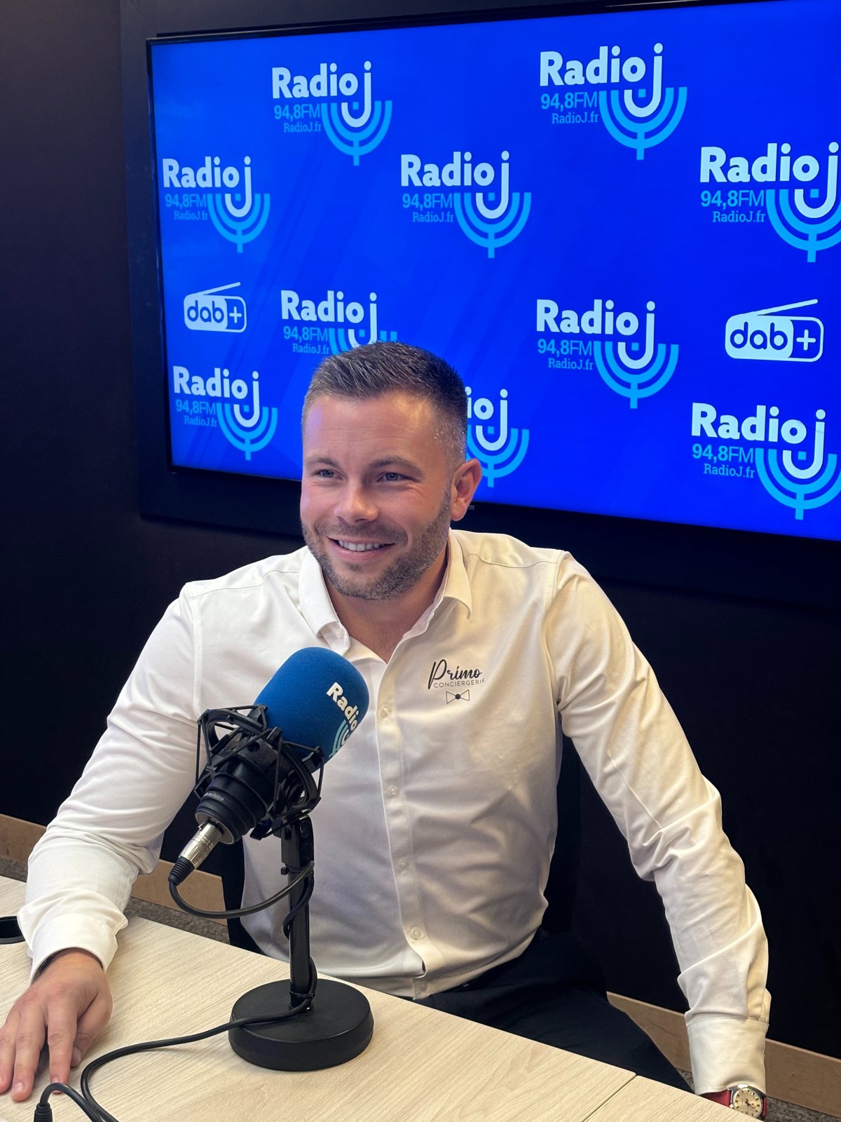 Mathieu Morel au micro de Radio J